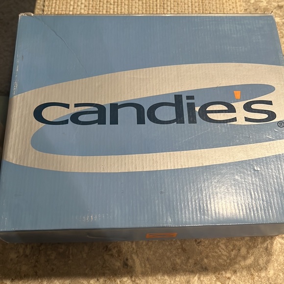 Women’s size 9 suede booties - Picture 10 of 10